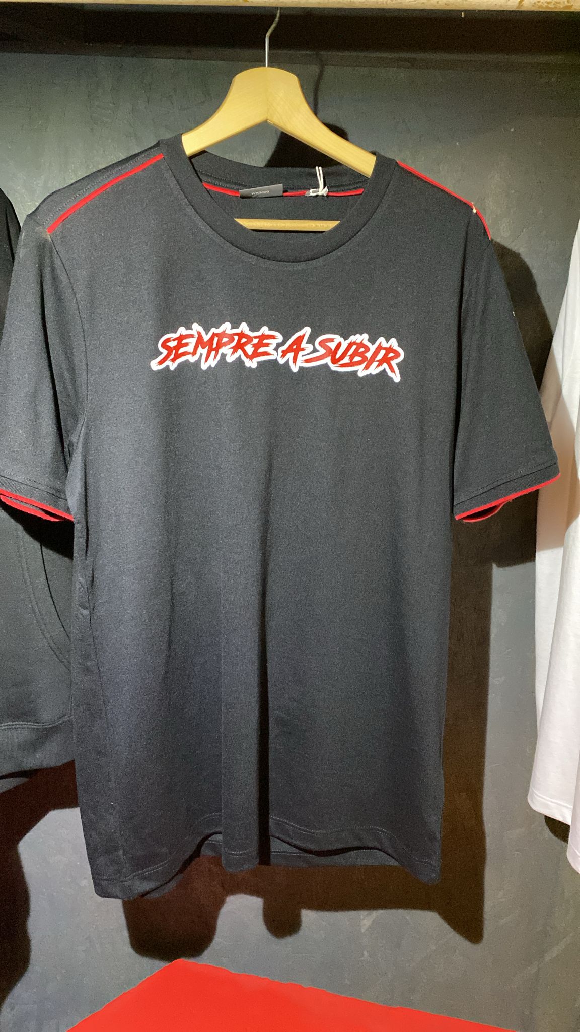 T-shirt Preta PaintOut - frente
