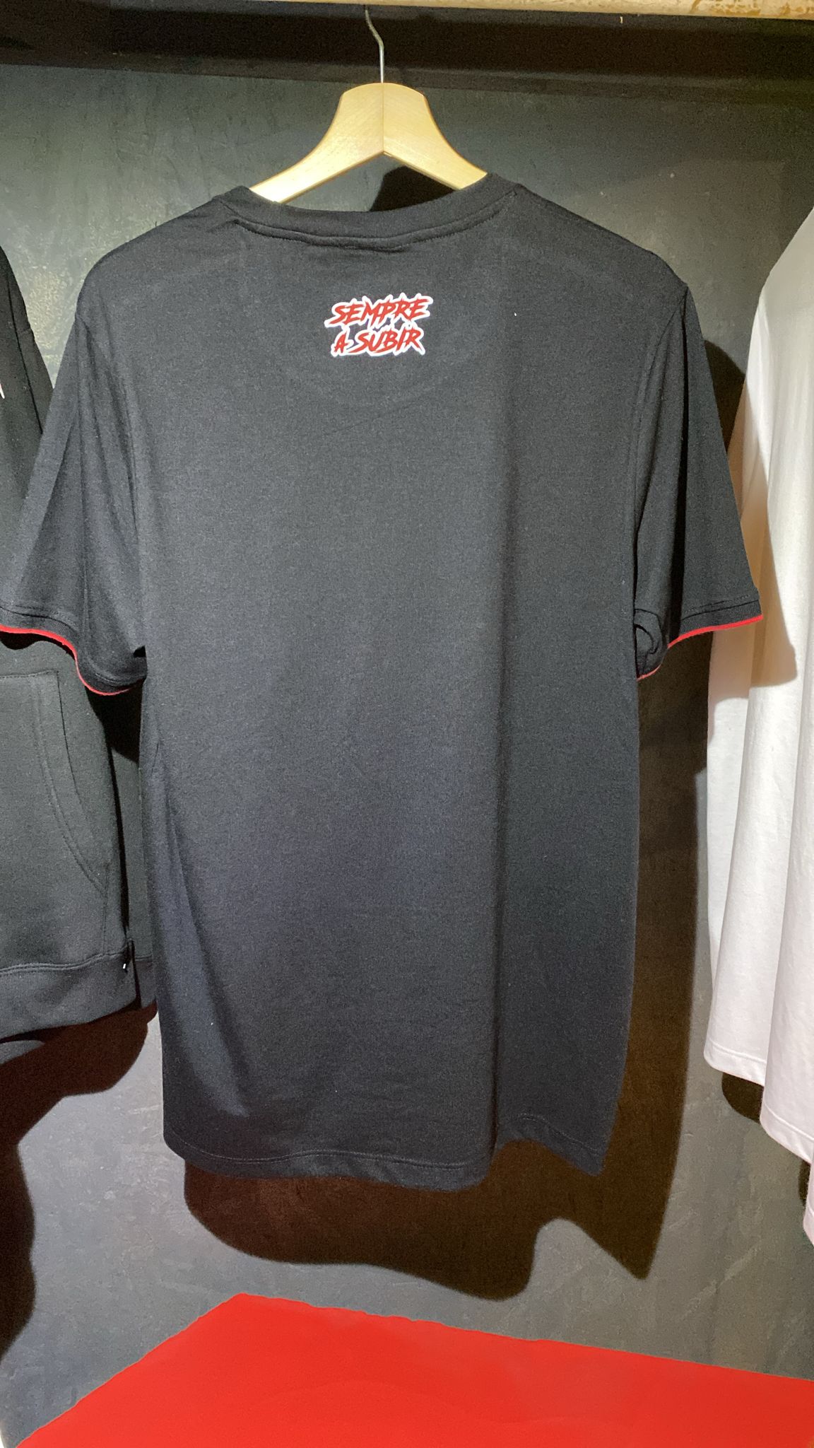 T-shirt Preta PaintOut - verso
